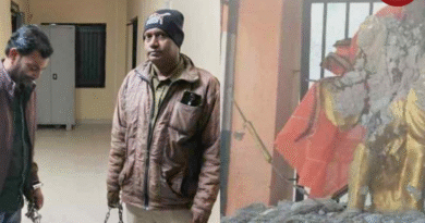 महात्मा गांधी की मूर्ति तोड़े जाने पर ग्रामीणों में आक्रोश